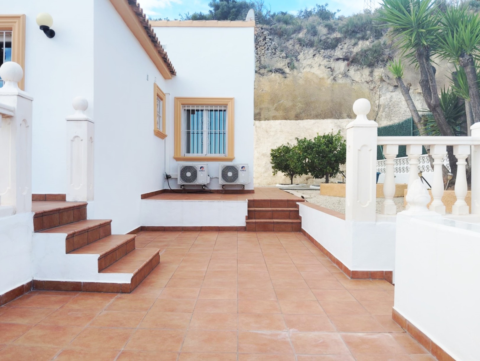 Villa te koop met 4 slaapkamers en een zwembad in Calpe, met uitzicht op zee.