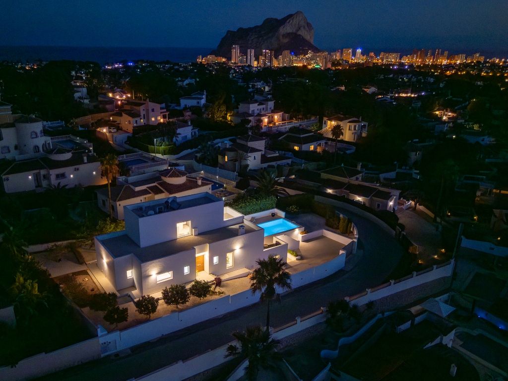 Villa de luxe avec piscine privée et vue sur la mer à Benissa
