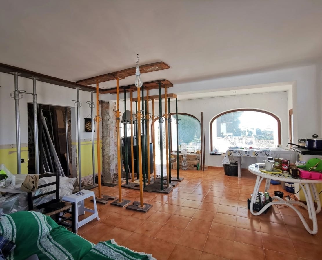 EXCLUSIEVE LUXE VILLA MET ZEEZICHT IN JÁVEA | GROOT INVESTERING EN RENOVATIE POTENTieel | VOORDEELIGE ZUIDELIJKE ORIËNTATIE IN 'CASTELLANS'