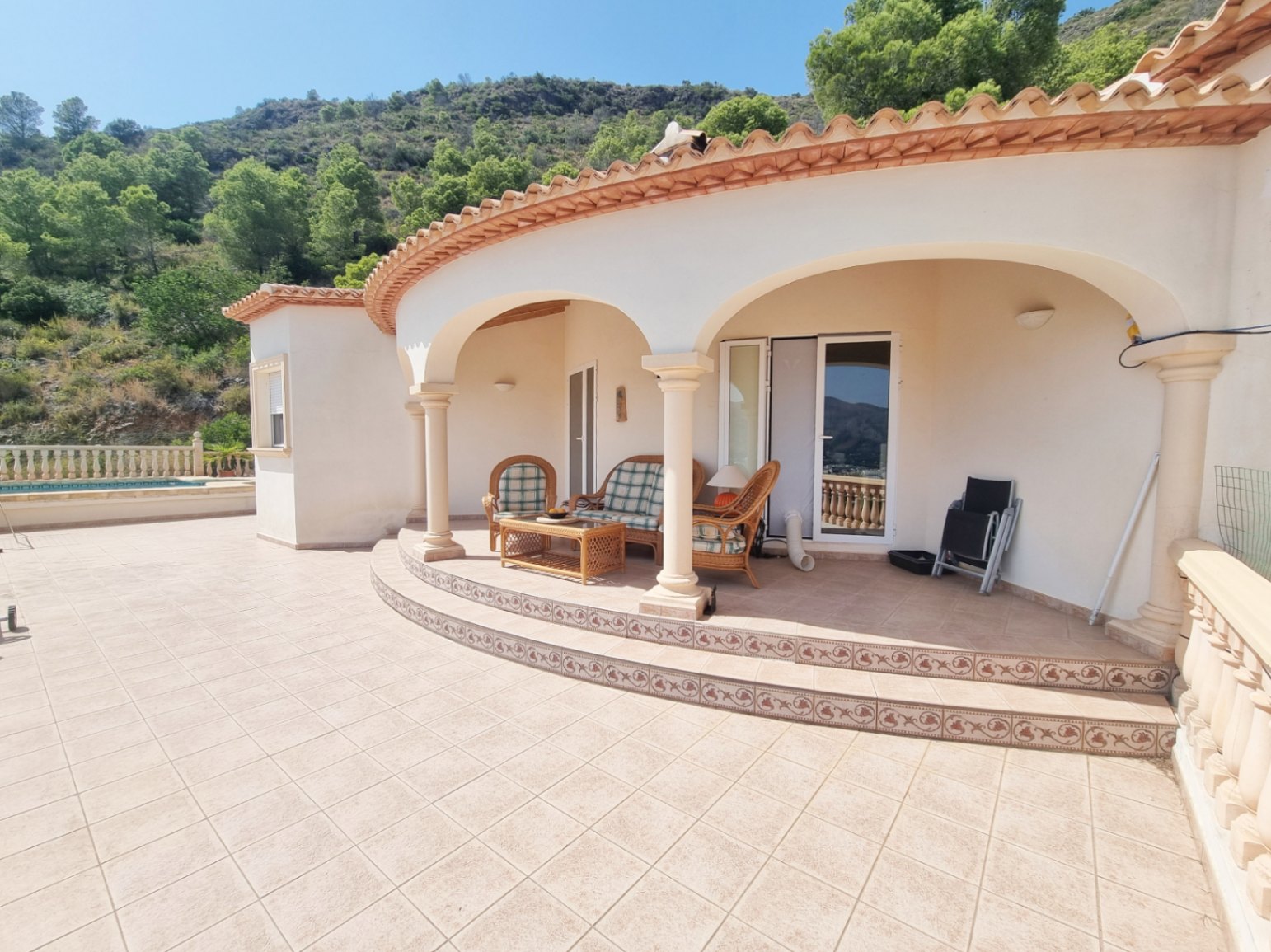 Villa met panoramisch uitzicht, zwembad en veel privacy in Pego Monte Mostalla