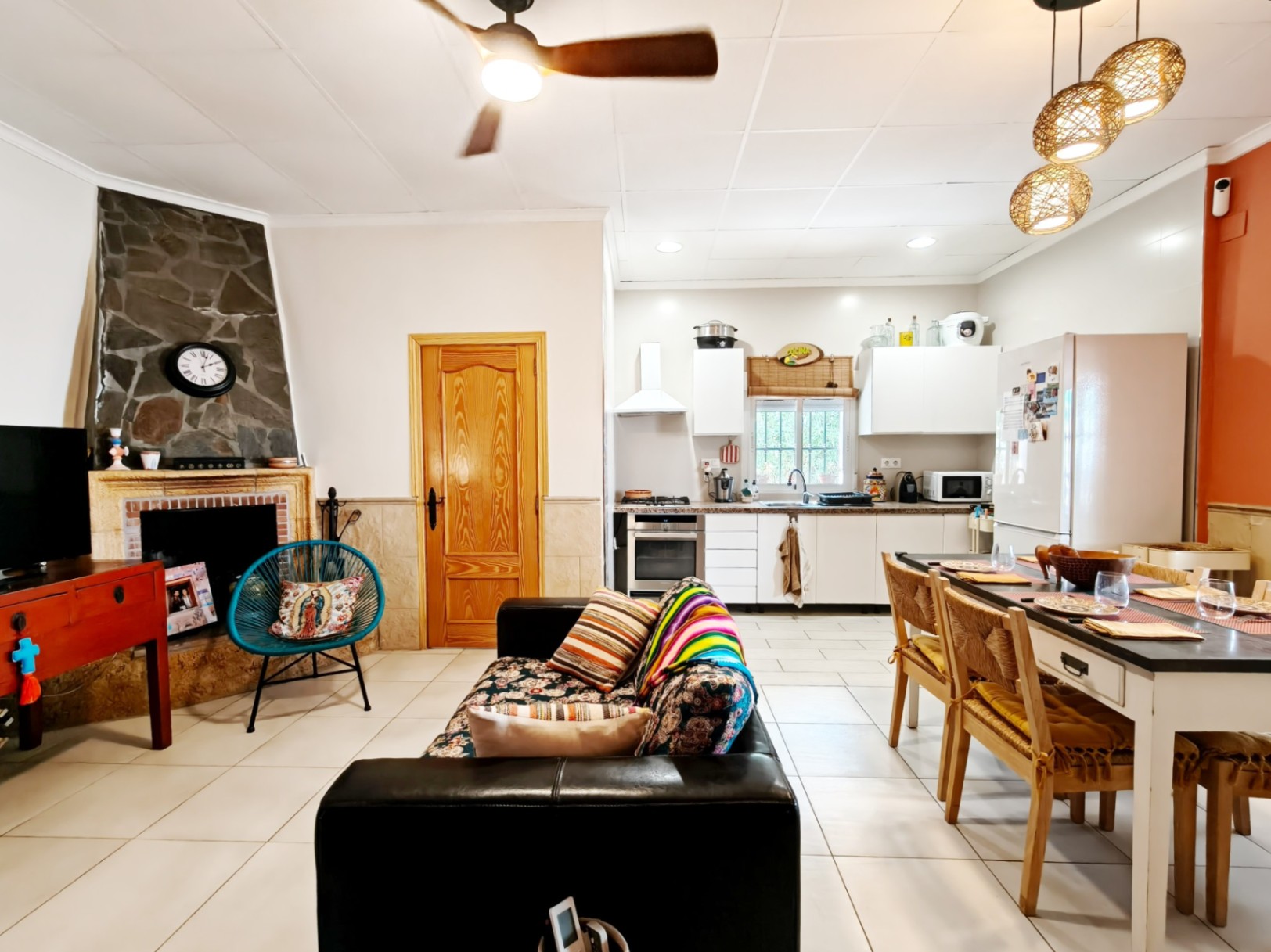 Huis te koop met 4 slaapkamers in Oliva, aan het rustigste strand.