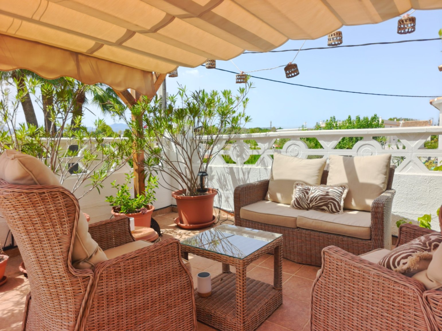 Huis te koop met 4 slaapkamers in Oliva, aan het rustigste strand.