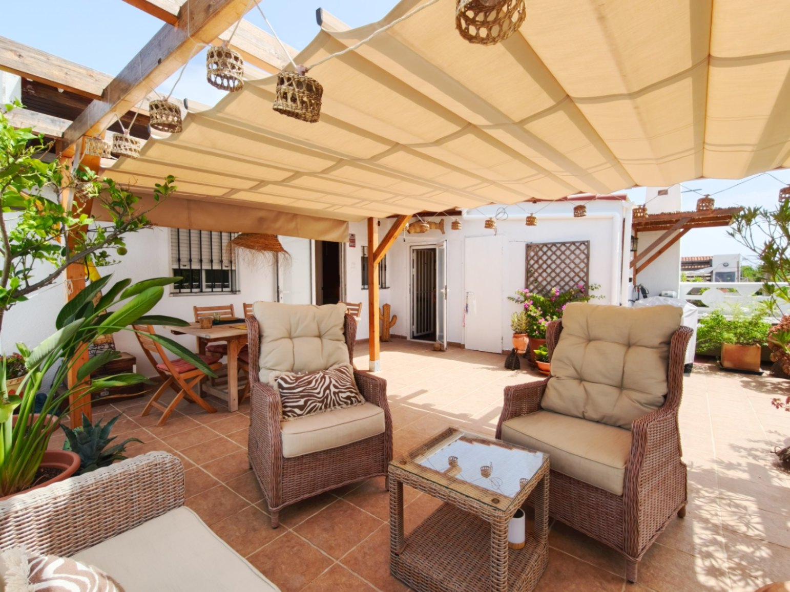 Huis te koop met 4 slaapkamers in Oliva, aan het rustigste strand.