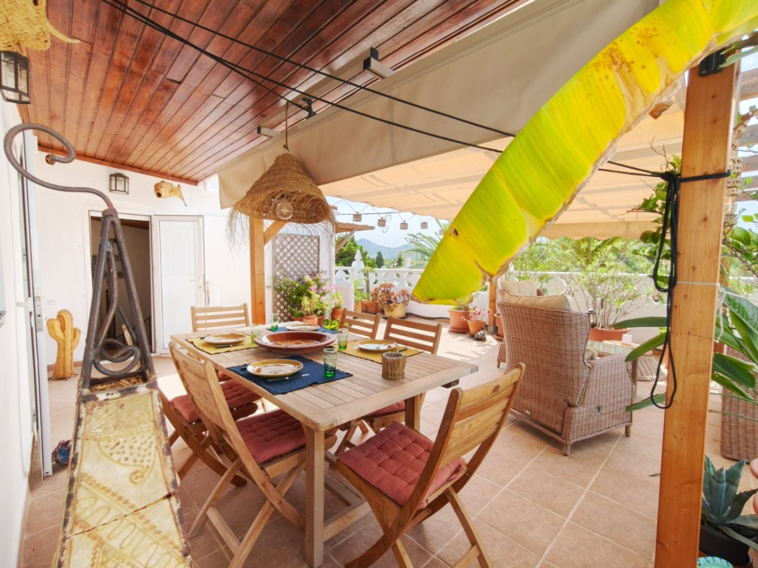 Huis te koop met 4 slaapkamers in Oliva, aan het rustigste strand.