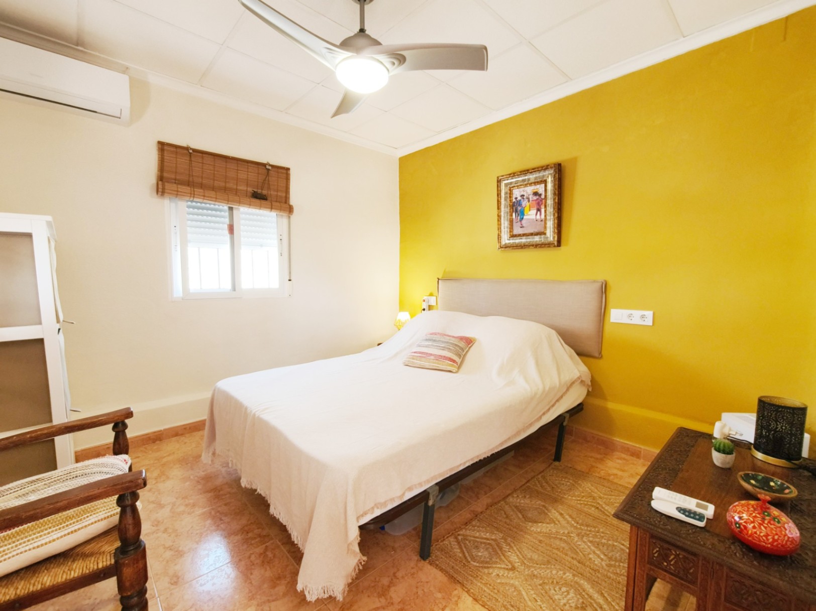 Huis te koop met 4 slaapkamers in Oliva, aan het rustigste strand.