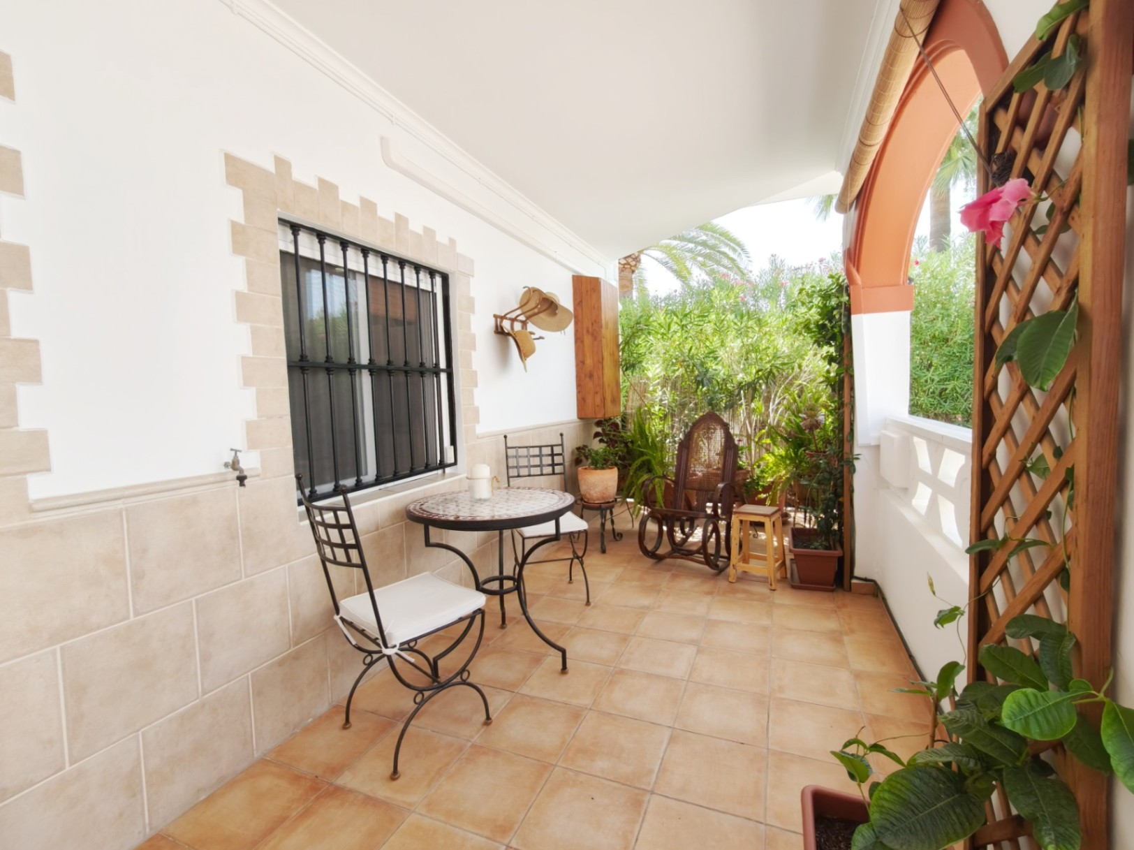 Huis te koop met 4 slaapkamers in Oliva, aan het rustigste strand.