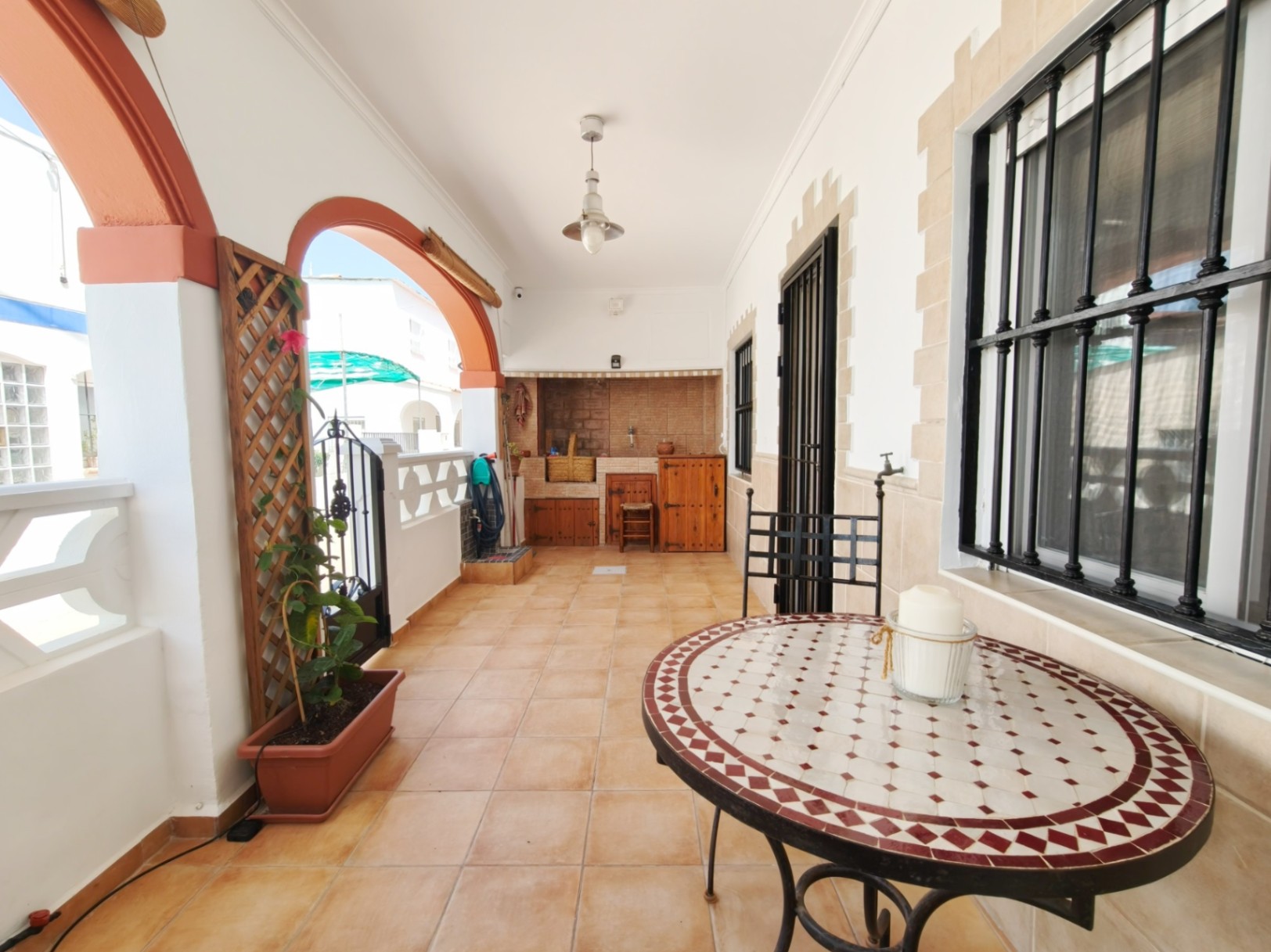 Huis te koop met 4 slaapkamers in Oliva, aan het rustigste strand.