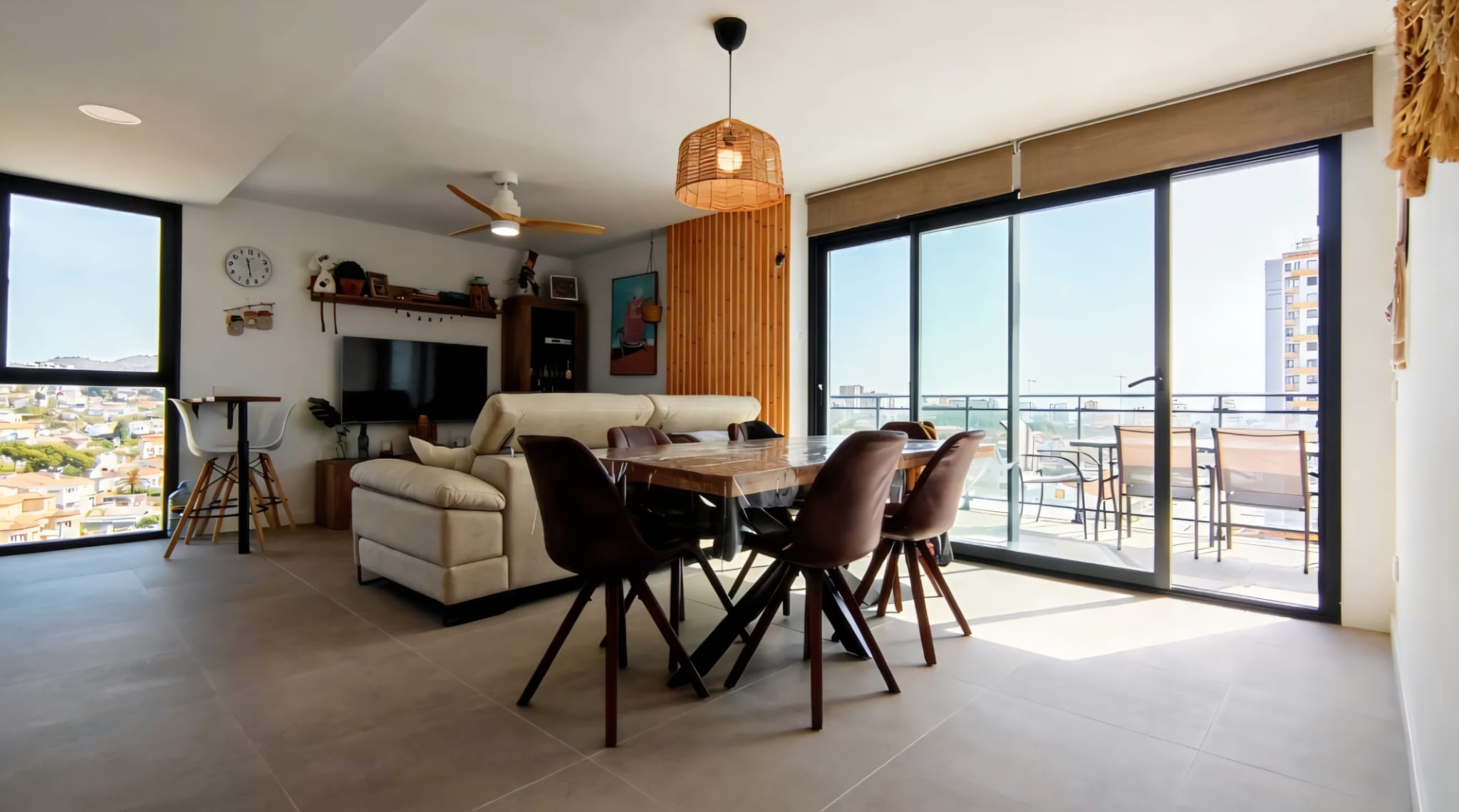 261013 - Moderno apartamento con amplia terraza y excelentes instalaciones en Calpe