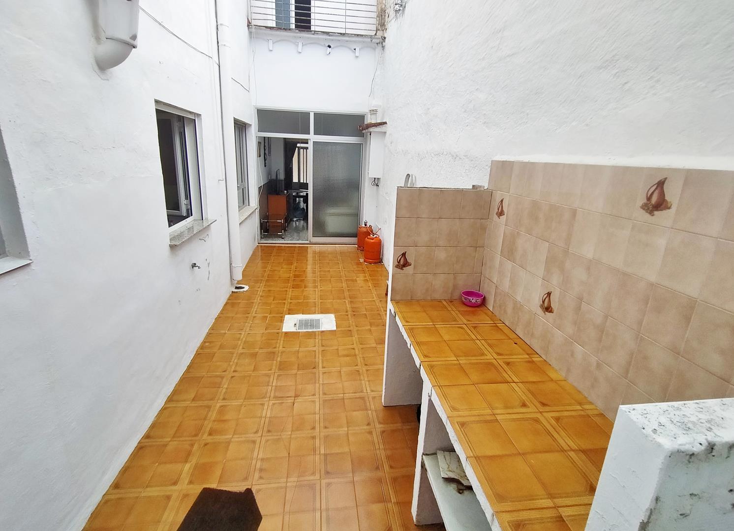 Townhouse with patio and terrace for sale in Pego