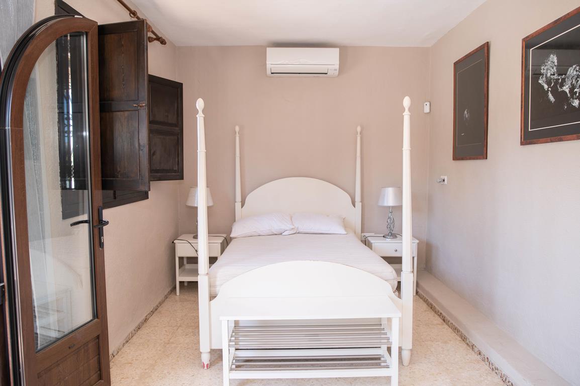Prachtige 5 slaapkamer villa in Javea met zwembad