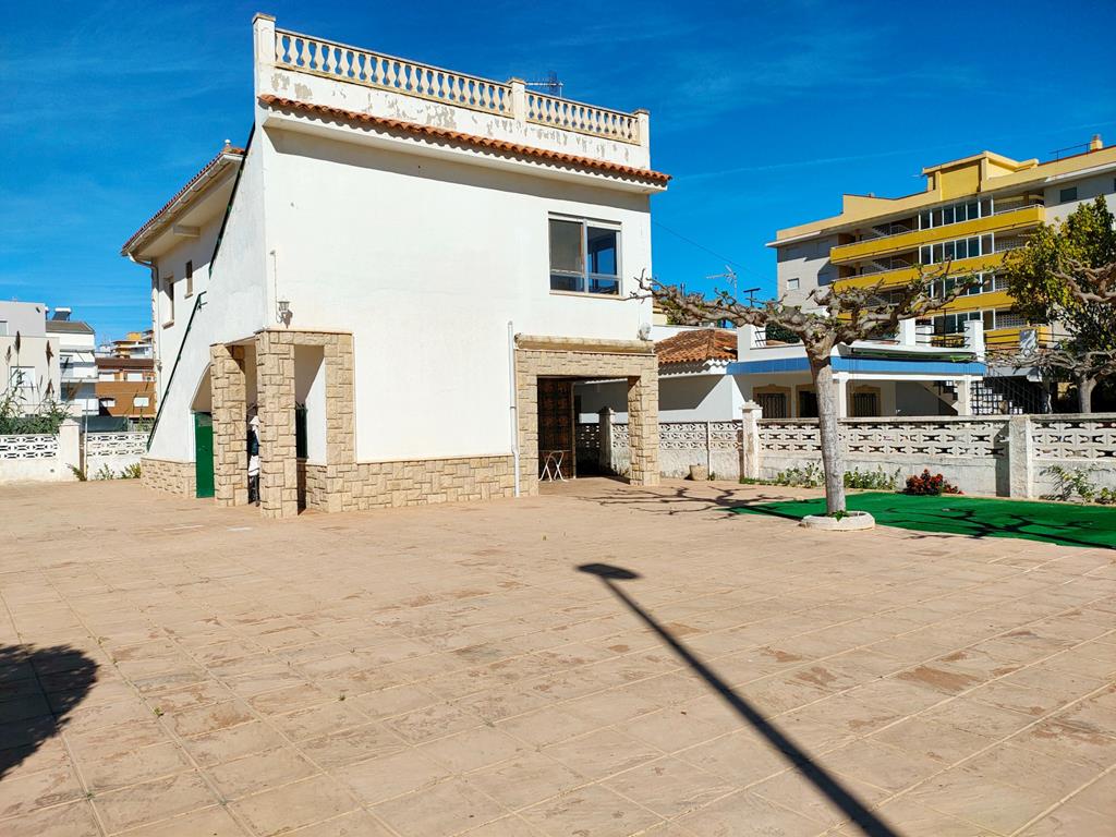 Villa a la venta en Miramar playa
